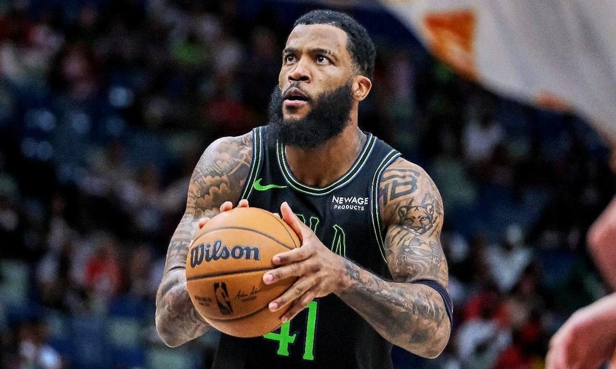 湖人一口回绝鹈鹕：里夫斯是非卖品，除非全明星来换。场均15.3分4.3篮板5.