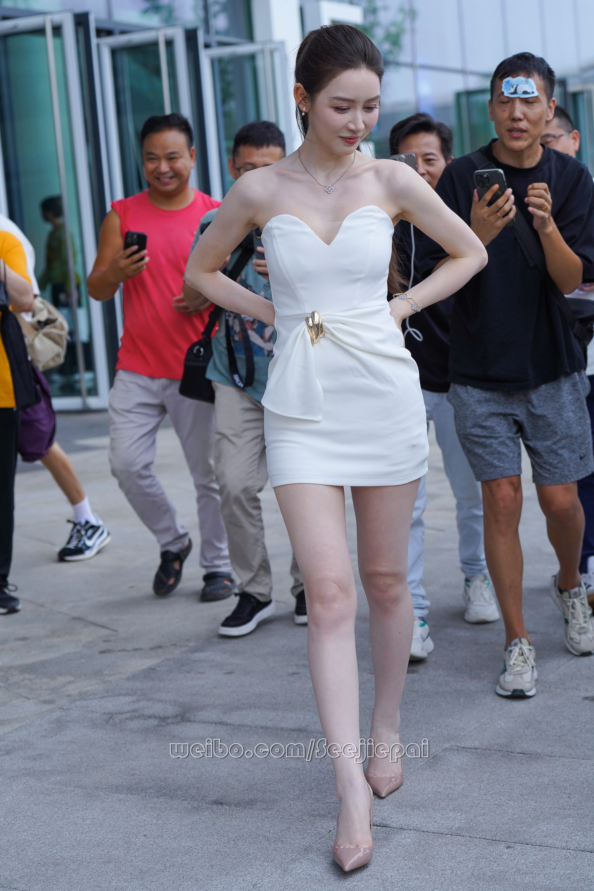 白裙靓丽女神~~