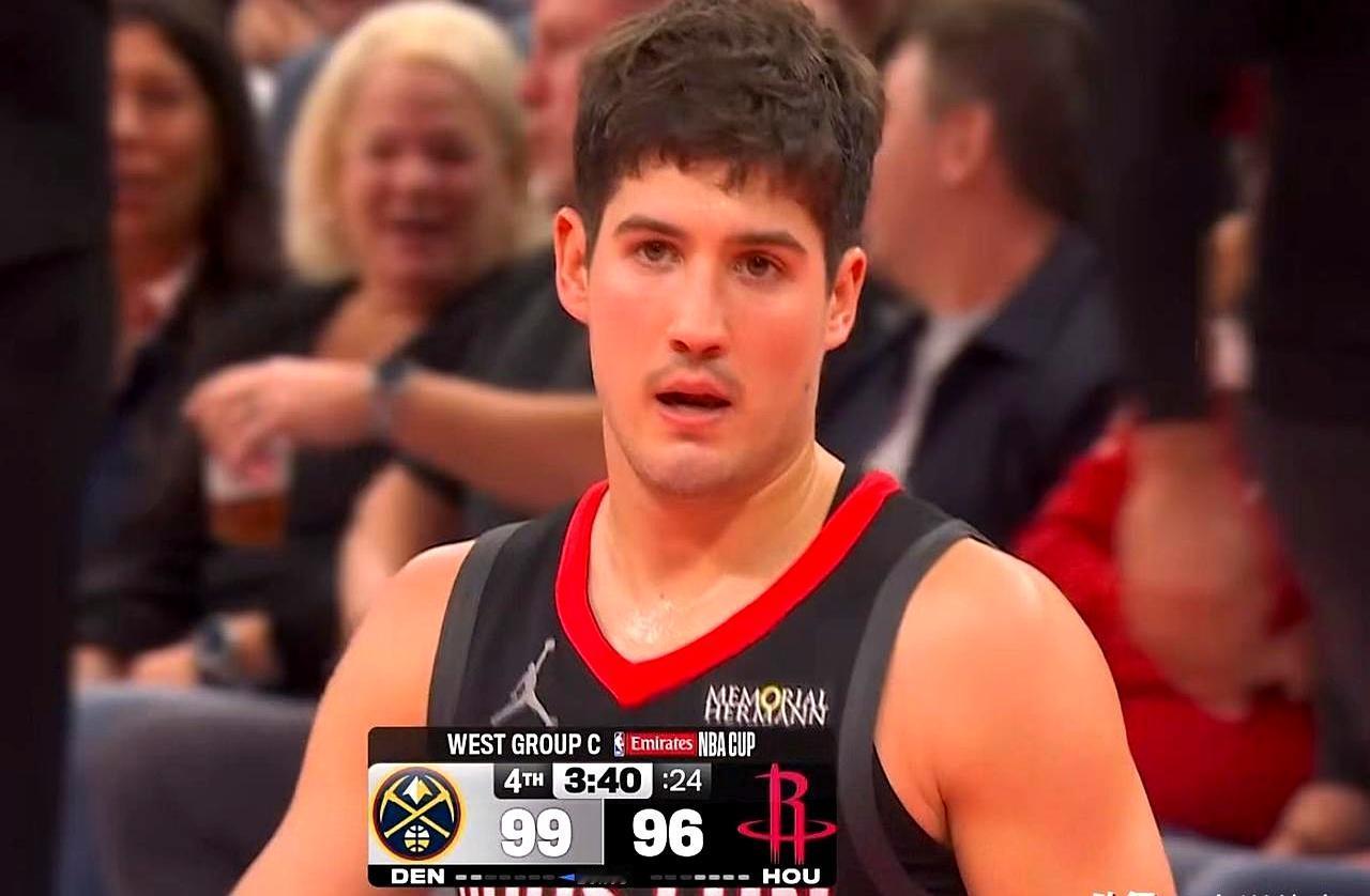 火箭不敌掘金，看完比赛我发现了三个无争的事实。乌度卡那套五大阵容真是坑，