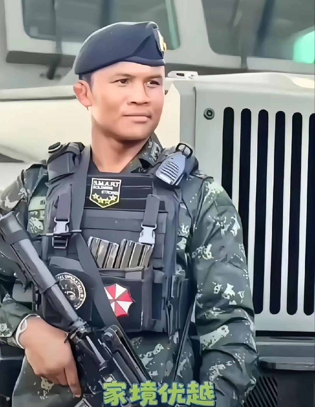 他打服了全世界，却选择向国家报到。40岁的播求，在拿下两条世界金腰带、身家过亿