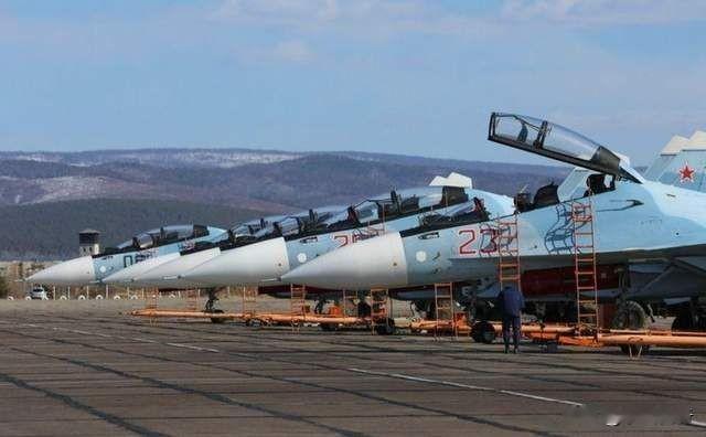 我国总共装备24架苏-35战斗机，但是在我国空军序列里好像没有什么存在感。也许我