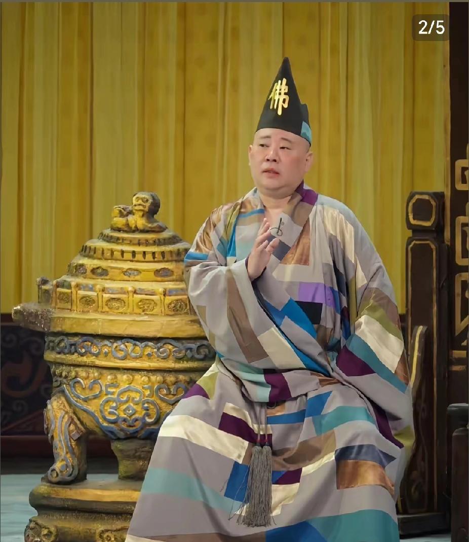 相声圈子最近可不太太平，德云社更是被推到风口浪尖！冯巩为啥一直没吭声？看看姜昆的