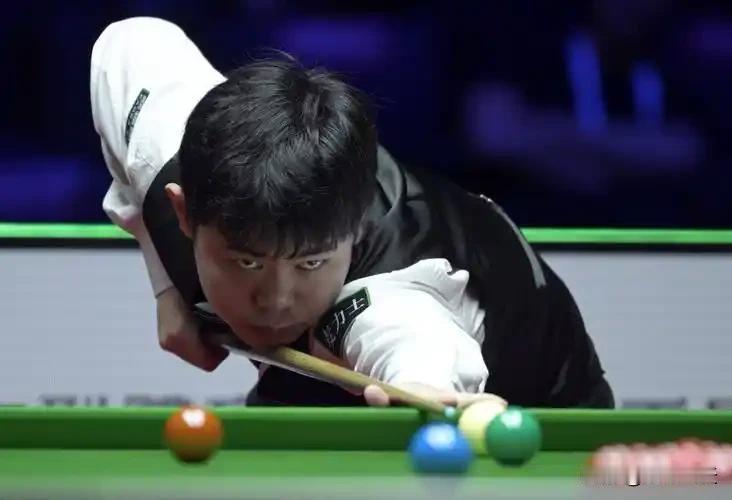 中国军团五人晋级正赛北京时间6月19日凌晨，斯诺克武汉公开赛资格赛，中国军团成