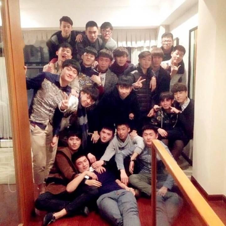 又是没见过的。左边是2014年的，真的好久远。感谢专栏·陈哲远考古