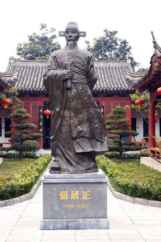 “明朝最‘反向凡尔赛’名臣张居正：3岁识千字，12岁中秀才，16岁中举人——可他