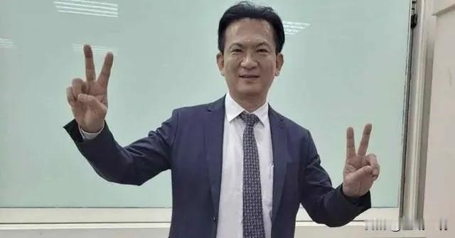 徐巧芯批护照“China”太小林俊宪叫嚣：国民党敢提案改掉？蓝委徐巧芯近日