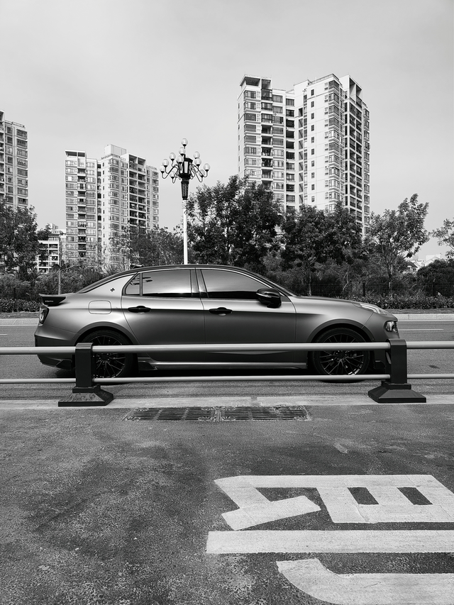 领克03+最烦人的功能就是主动刹车，还不能关闭。还有一年就过三年保修期了，只要