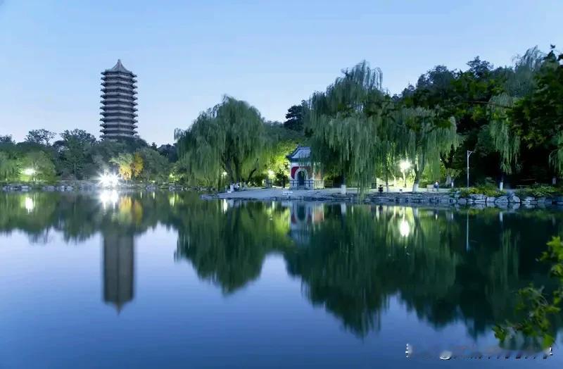 北京大学物理-卓越计划到底有多激烈？首先来看看最终的录取人数，全国仅有100