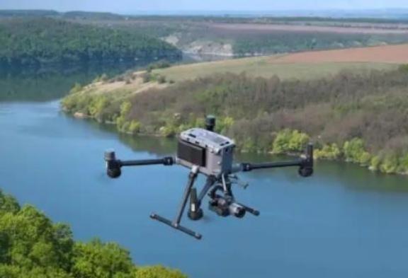 一位美国华人曾表示“如果中国无人机，足够先进，为什么在战场上打下来的，大多数都是