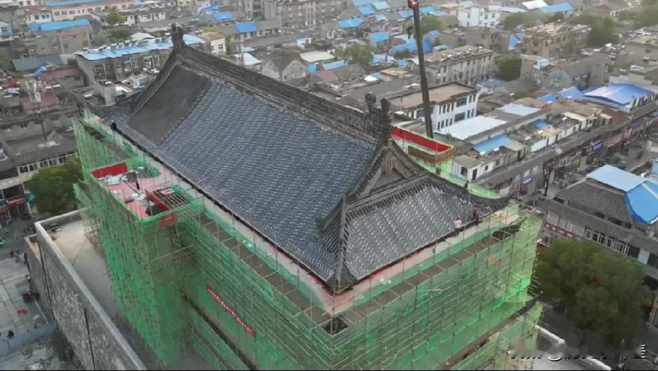 【震惊】凤阳鼓楼瓦片说掉就掉！专业人士揭秘：这届修复简直是