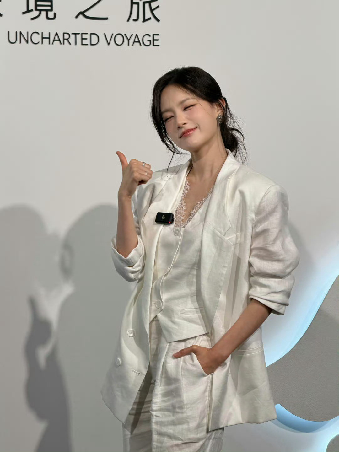 李一桐被挤成外星人了还以为李一桐用特效了我的青天大老爷呀！李一桐被挤之前是又美