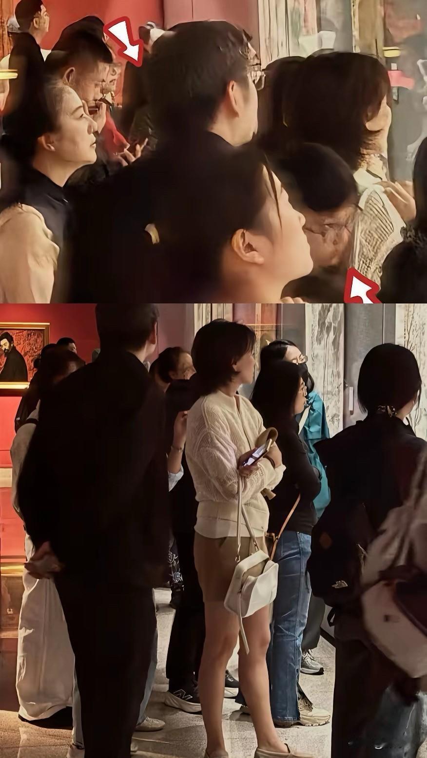 国庆假期，有网友在北京中国美术馆撞见董卿一家。她穿米白针织衫，安安静静看画。