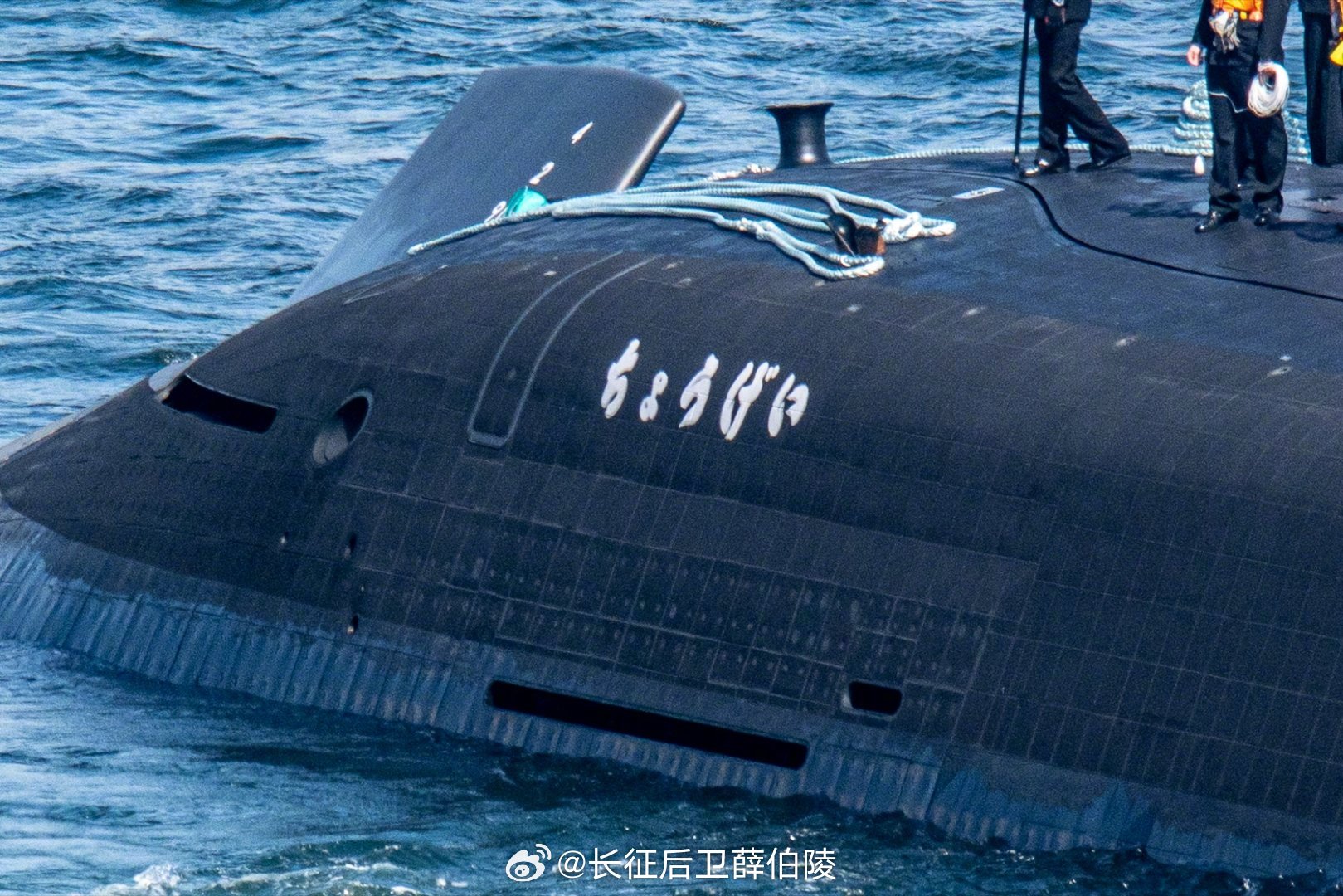 小日本的“长鲸”号潜艇回到横须贺母港