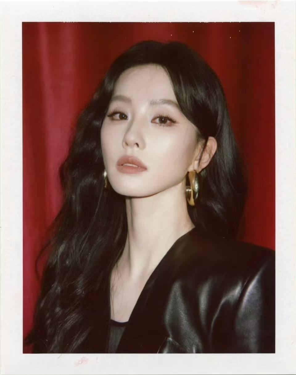 酷飒十足的刘诗诗[害羞]