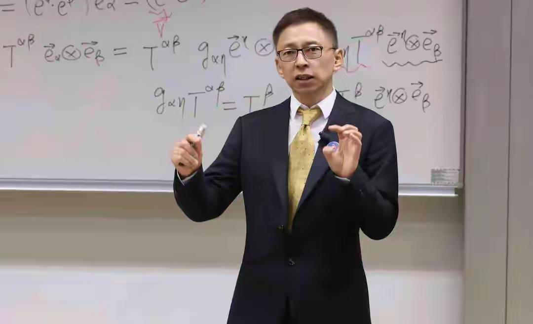 公司市值和创始人的境遇真是千差万别。搜狐市值从270亿美元跌到不足5亿美元，缩水