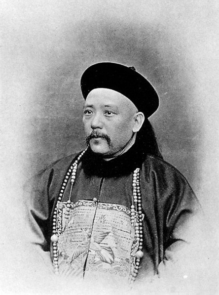 清末时期的袁世凯官服照和军服照​​​