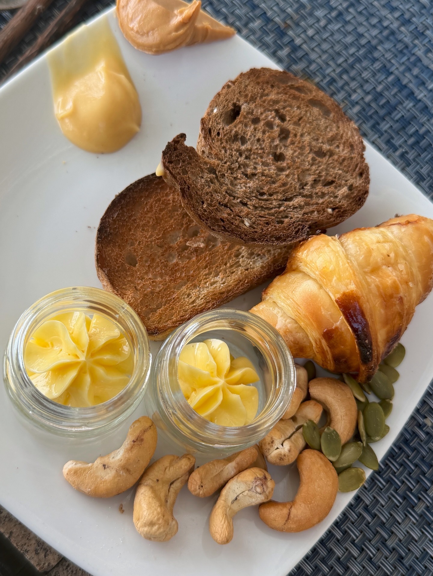 金智英越南度假照