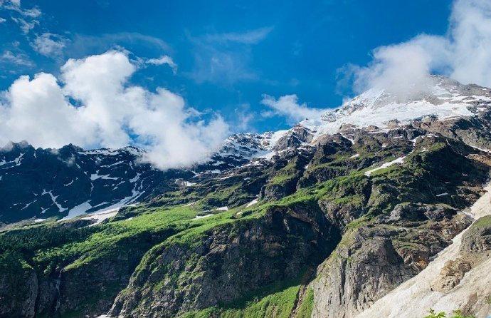 香格里拉-垭口-雨崩村-冰湖-神瀑-尼农大峡谷-香格里拉,3天66公里,你值得挑