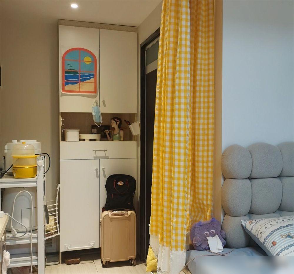 这是我见过最会利用空间，最舒服的小家。山东姑娘的18㎡蜗居火了，靠墙抬高75厘米