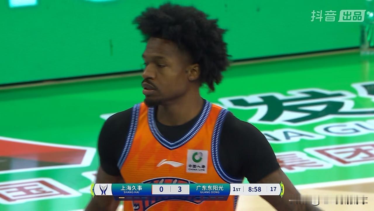 上海久事外援古德温彻底的迷失自我了！在今天进行的上海久事和广东东阳光的CBA俱乐