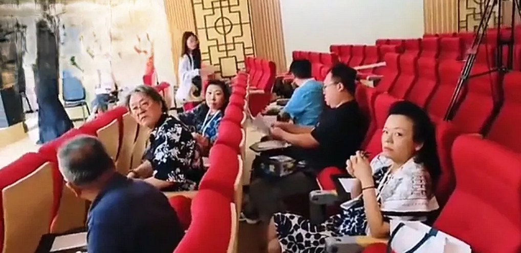 1700块报名费，换不来评委抬头37秒。沈阳音乐学院祁伟耿教授现场痛批“孔