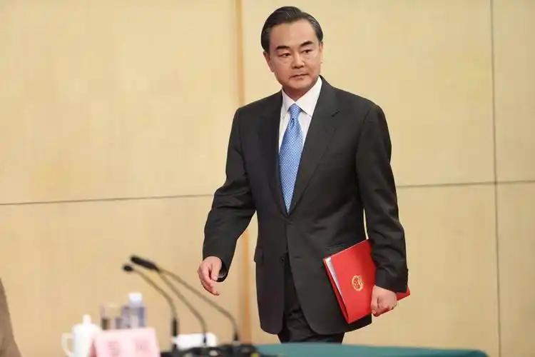 德国外长的“访华杠杆”，被当场折断了。瓦德富尔在启程前两天发表涉台错误言论，试图