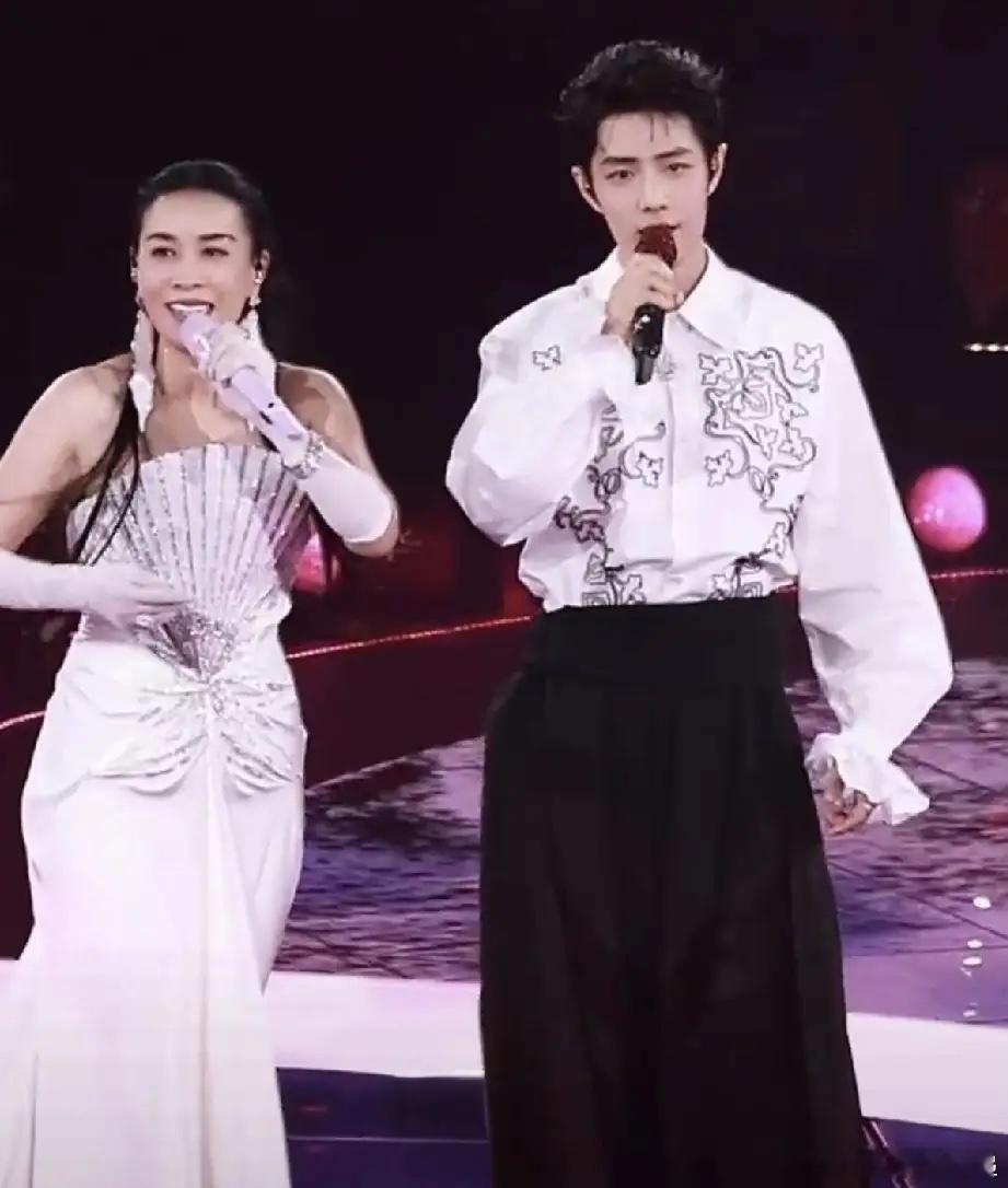 那英连唱3小时共计30多首歌，别人办演唱会是拼体力，她办演唱会是在给岁月“验货”
