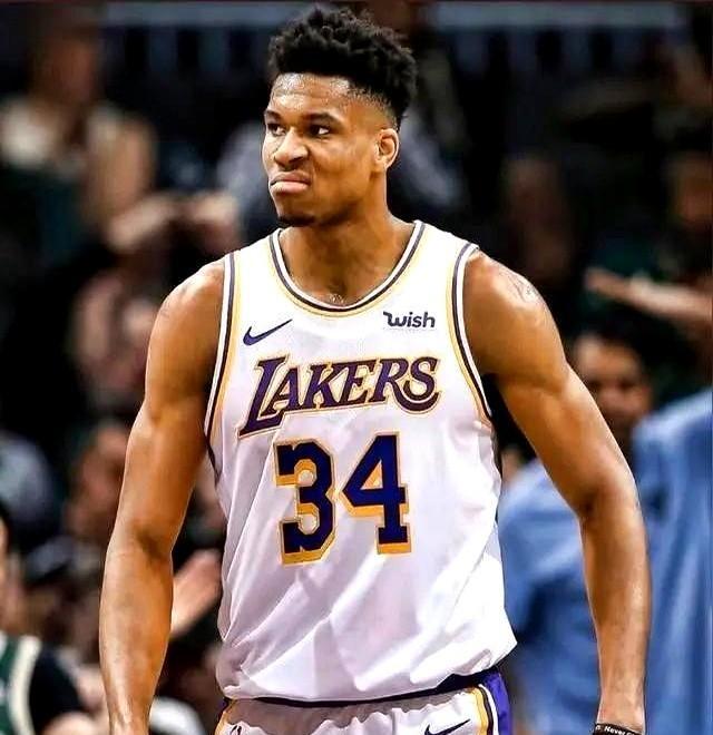 湖人新星刚开口要字母哥。就有人把詹姆斯摆上了货架。管理层直接给了句准话。东