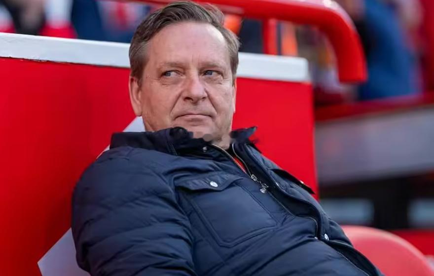 在德国天空体育的足球谈话节目中，柏林联合总经理霍斯特·赫迪特和前拜仁名宿克劳迪奥