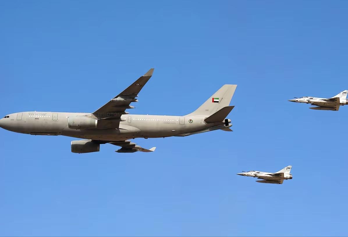 刚说停火就被炸！伊朗一点不磨叽，转头就给对方狠狠还回去。2026年4月8号这