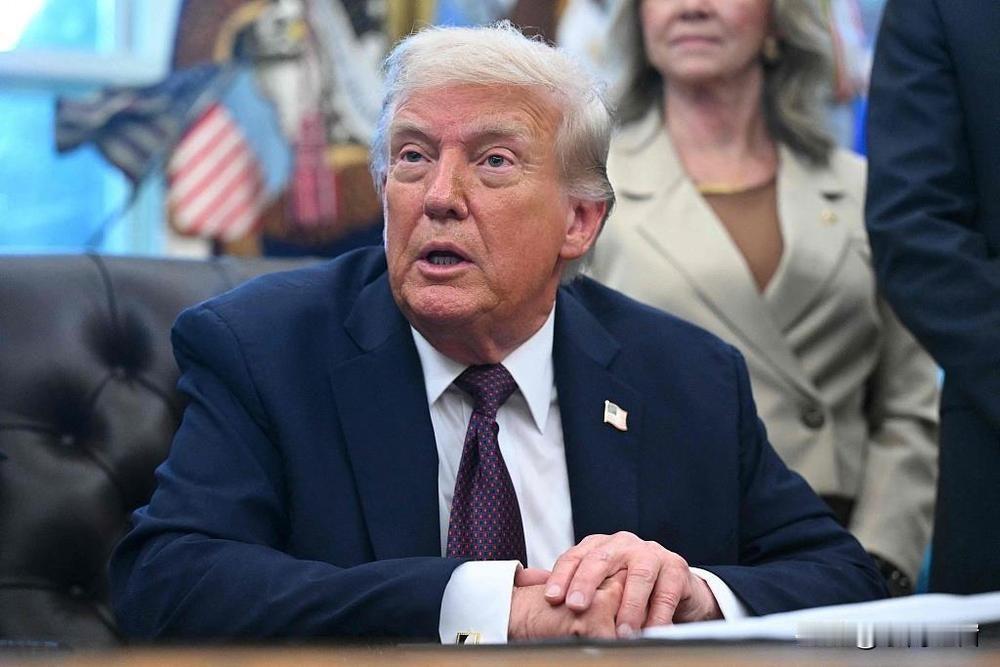 罕见翻车！特朗普求改规则遭自家党派硬刚，脸都丢尽了！谁能想到，特朗普会被自