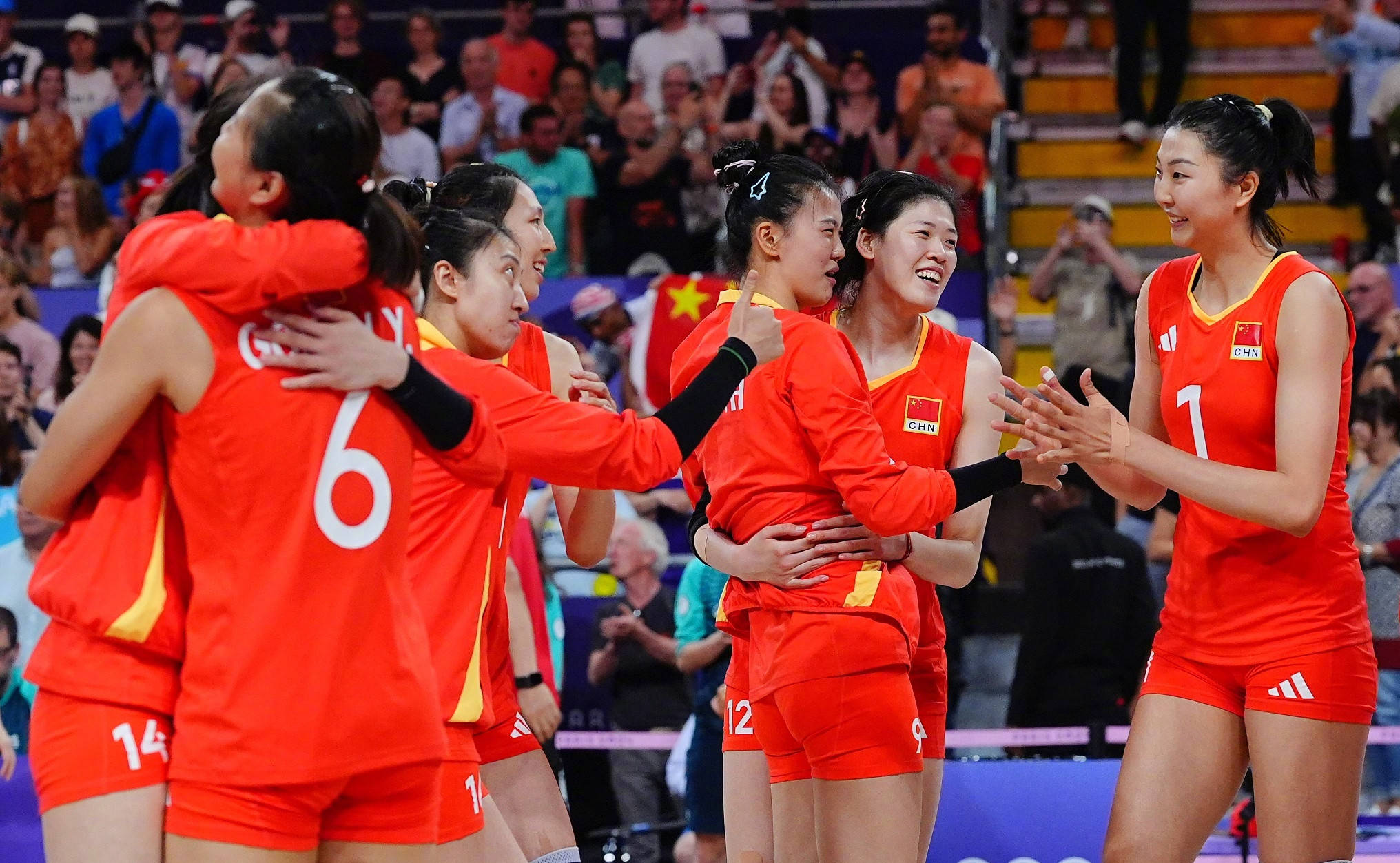 央视<em>CCTV1</em>直播中国女排战塞尔维亚 争取三连胜 小组第一挺进八强