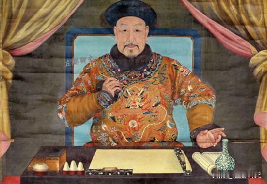 乾隆四十二年，新疆的哈密瓜喜获大丰收，不仅产量高，质量也比往年好不少。在当地，