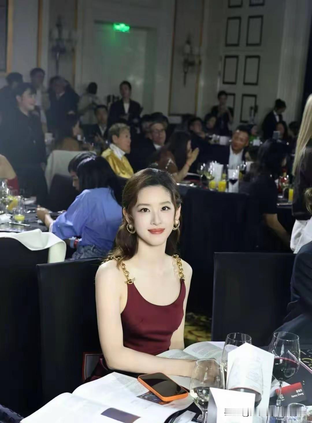 一夜醒来，​刘强东估计又要坐不住了！​他完全没想到，31岁的章泽天竟然又有了