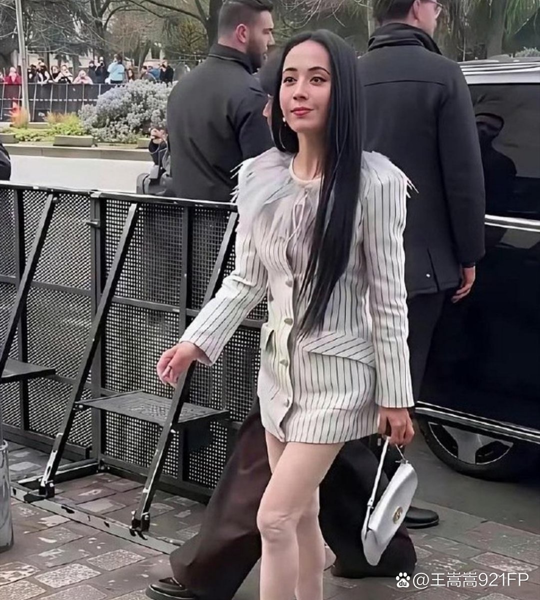 蔡依林这比例像偷穿了妈妈的高跟鞋。脸未老，腿先老…