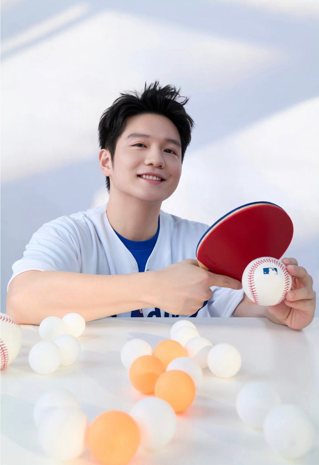樊振东是中国乒乓球男队的绝对核心选手，也是世界乒坛的顶尖运动员之一。他凭借强大的