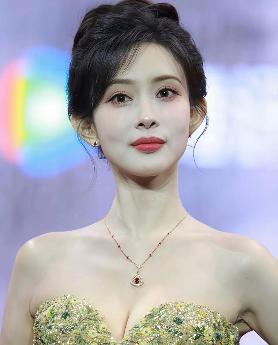 为什么孟子义能大火？原因很简单，不是因为她长得好看，而是她真的太真诚了！