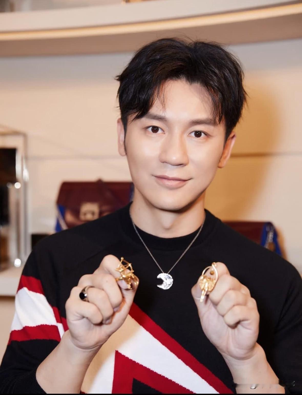 娱乐圈头号“看不懂”的男人：李晨，到底在图什么？他是跑男里最固执的“元老”：