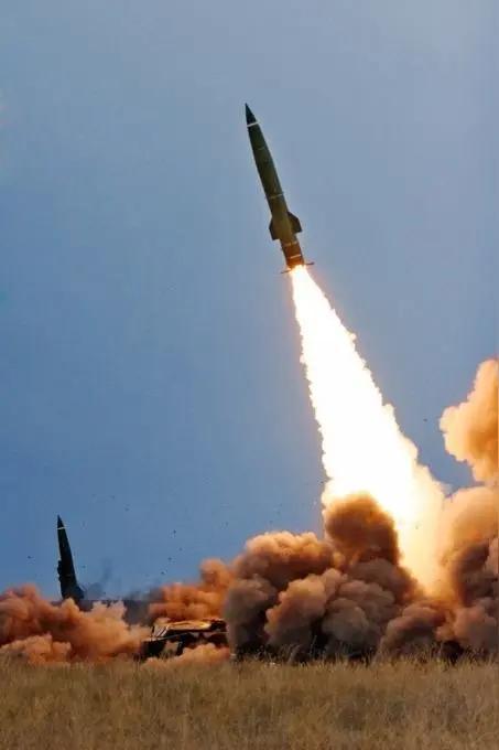 终于看出老美的嘴脸了。对付小国，他亲自上。对付大国，他煽动别人上。欺软怕硬。委内