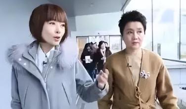 一次，鲁豫去澳门采访梁安琪，不小心撞了土豪的车，想给1500元私了，土豪说:“赔