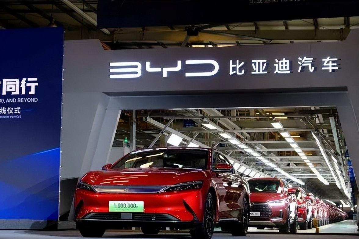 德国裁判判夺冠！比亚迪技术体系碾压中国汽车圈最近有个大新闻，德国CAM机构的