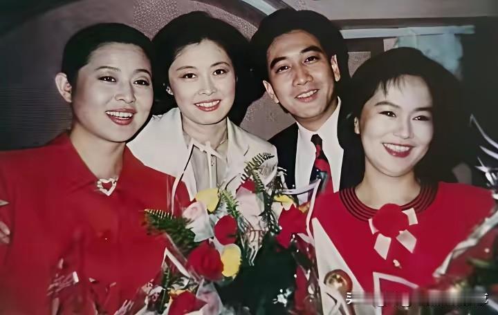 年轻时倪萍老师和她的同事们！