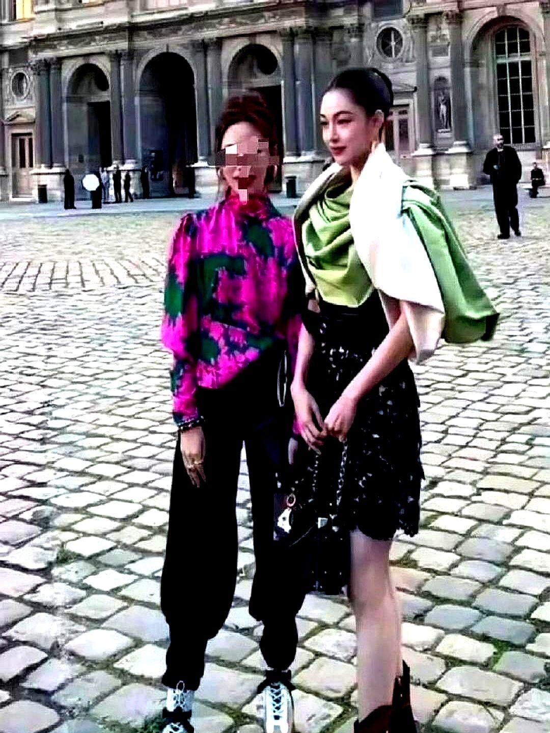 天哪，人生第一次对刘亦菲和钟楚曦的身高竟然有这么明显的差距！说真的，镜头这玩