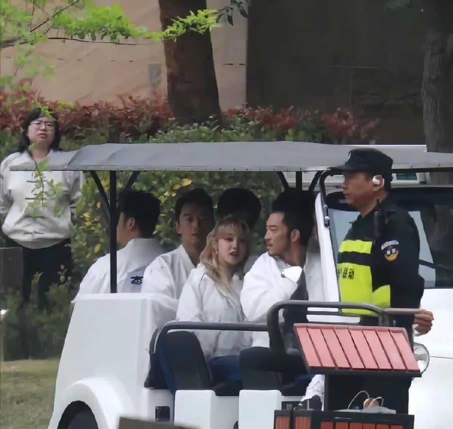 做孟子义的经纪人必须得内心强大。在之前孟子义参加节目时就说过，在自己被黑被骂