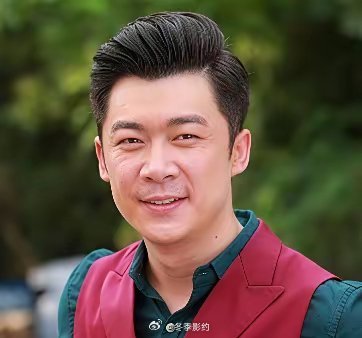 演员曹征说，2002年，我被北影录取了！进了班才知道，我这同学有多厉害：罗晋、刘