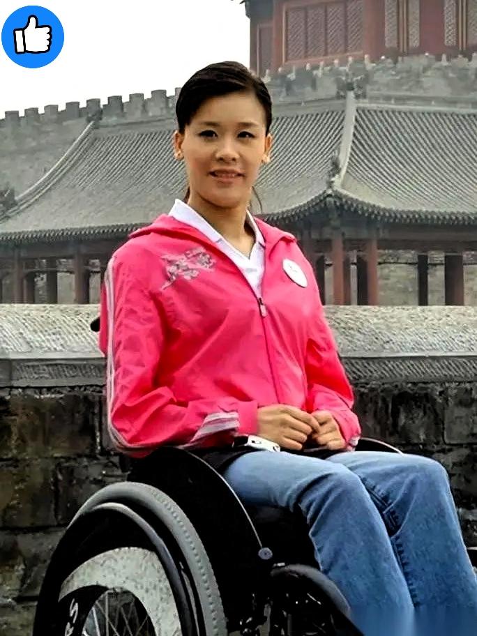 胸部以下全无知觉，连基本生活都要依赖他人。桑兰却把日子过成了多数人羡慕的模样