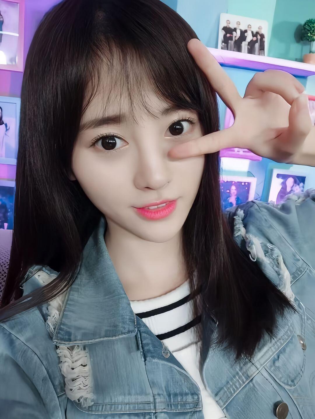 古早可爱的小鞠🍊​​​