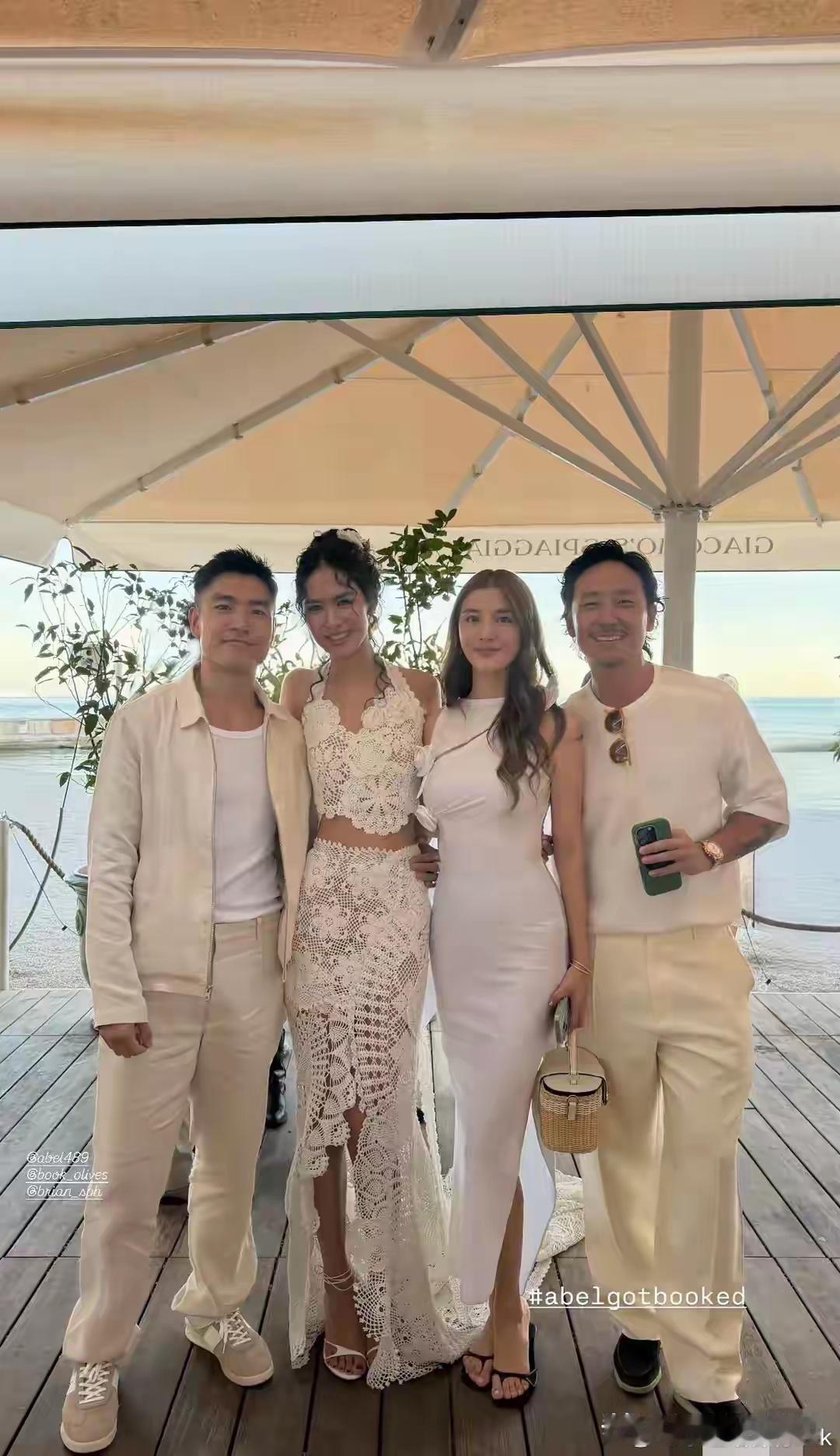 吴千语现身摩纳哥一场浪漫婚礼，一袭纯白色长裙简约大方，尽显优雅气质。她的穿搭品味
