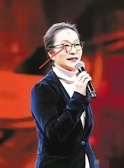 奚美娟马伊琍利智这些上海女人，真不是一般男人能娶的，她是要命呐。脸上的标记，细思