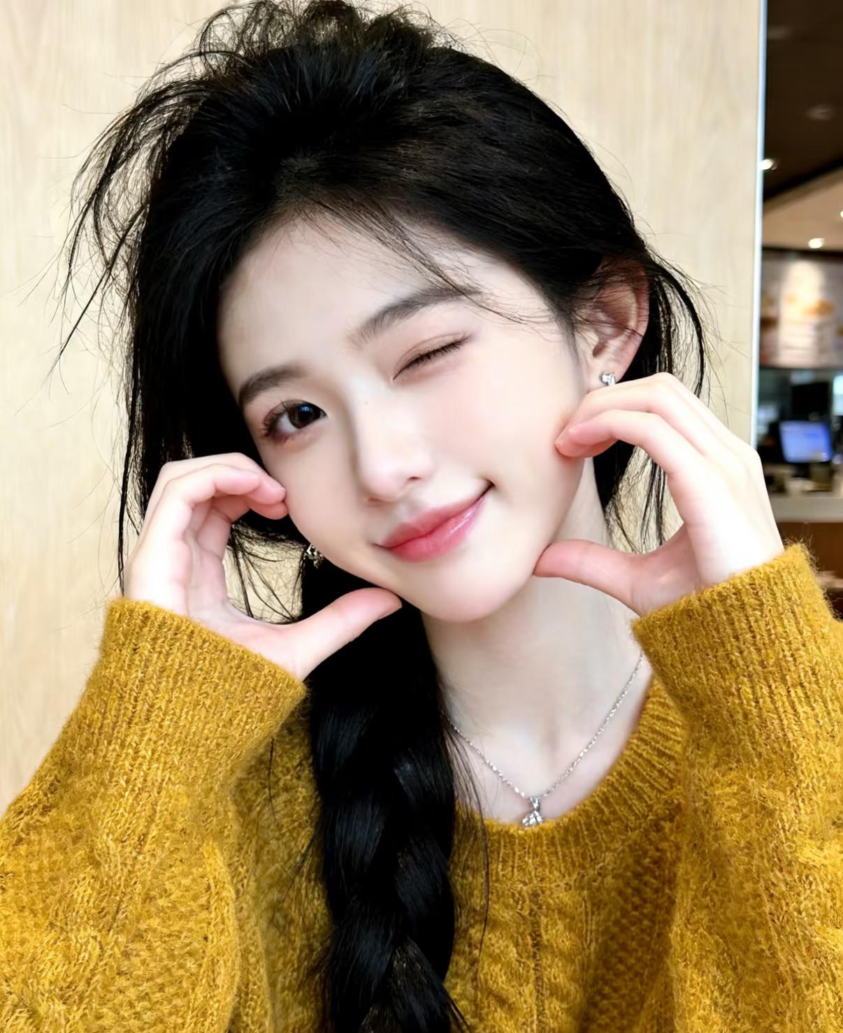 每天早上起床我都会看一眼富豪榜，如果上面没有我的名字就去上班，如果有我名字就去看